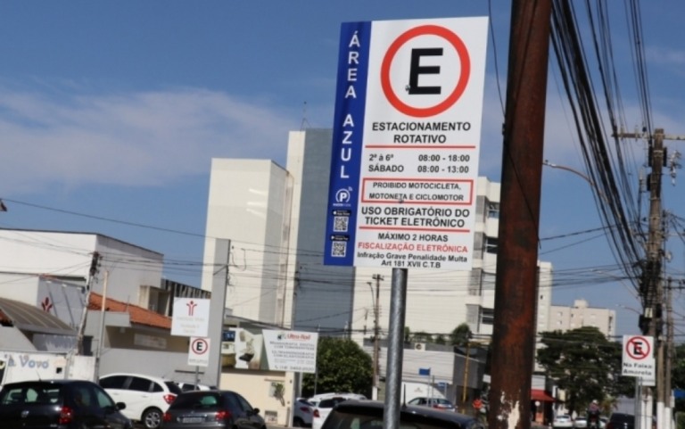 Pedido para suspender zona azul em Marília lista irregularidades em serviço