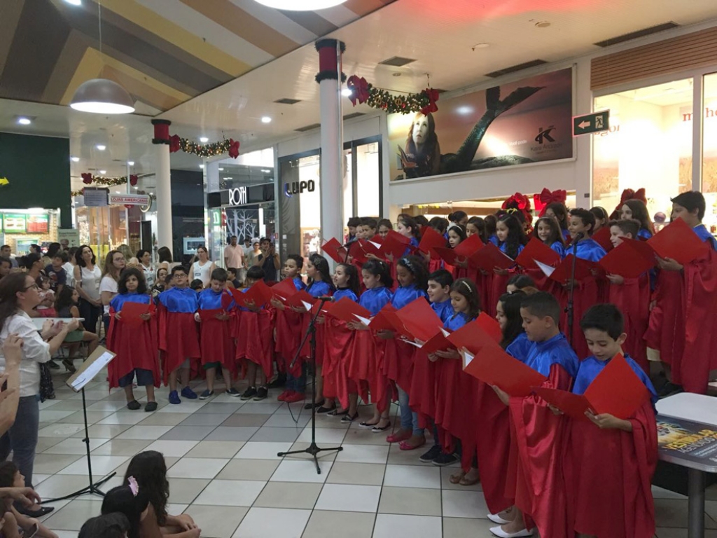 Shopping terá quatro corais de Natal na semana; veja agenda