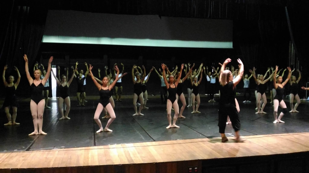 MarÃlia terá temporada de show, cursos e promoção gratuita de dança MarÃlia terá temporada de show, cursos e promoção gratuita de dança