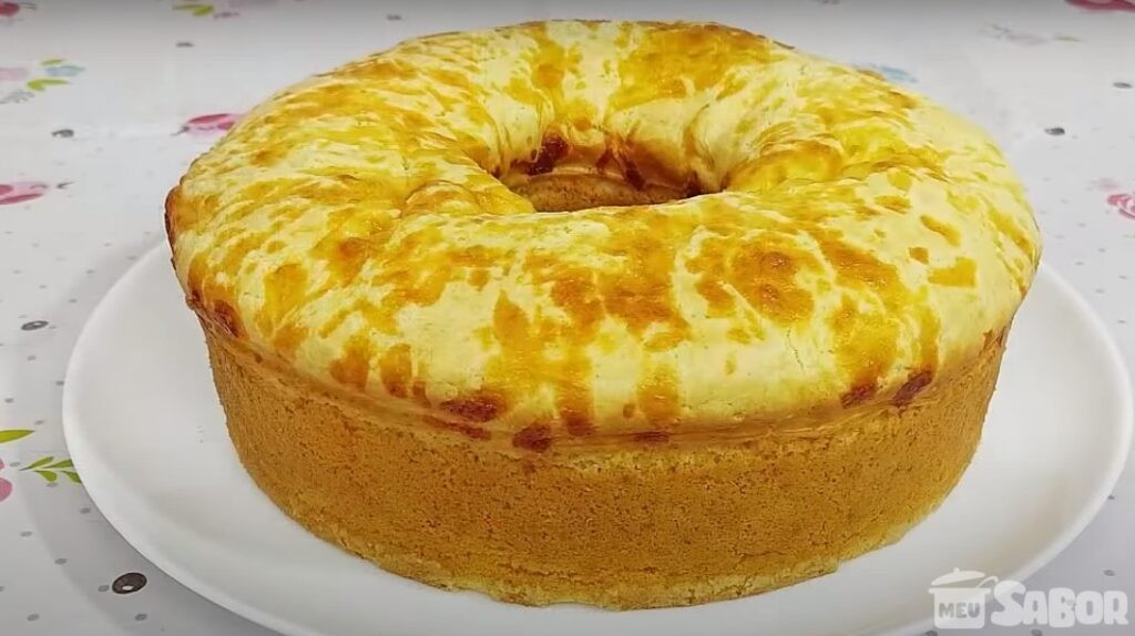 Receitinha super fácil dos mineirinhos! Bolo de pão de queijo! Magnífico!