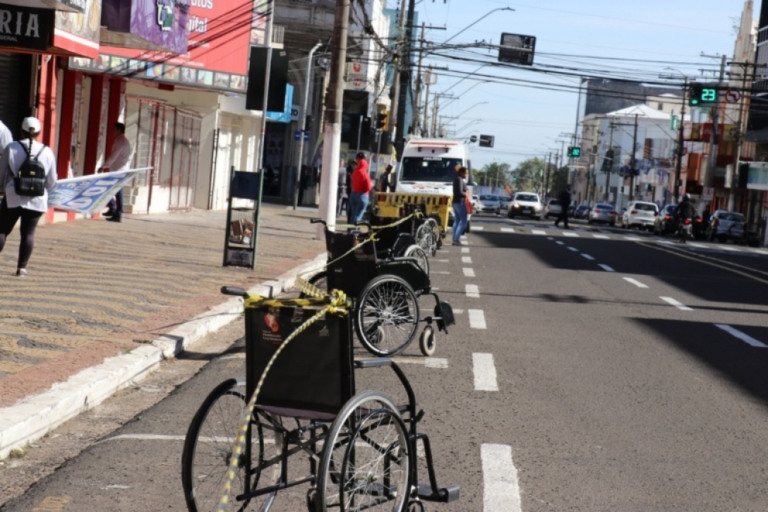 Semana de Trânsito tem multa moral para respeito a vagas reservadas em Marília