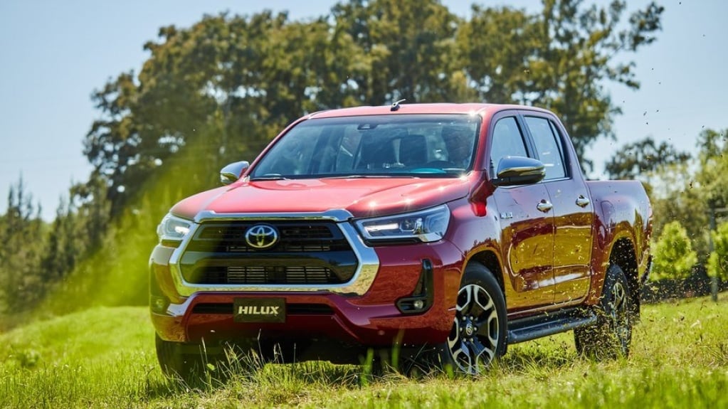 Toyota Hilux ganha novos equipamentos de série na linha 2022