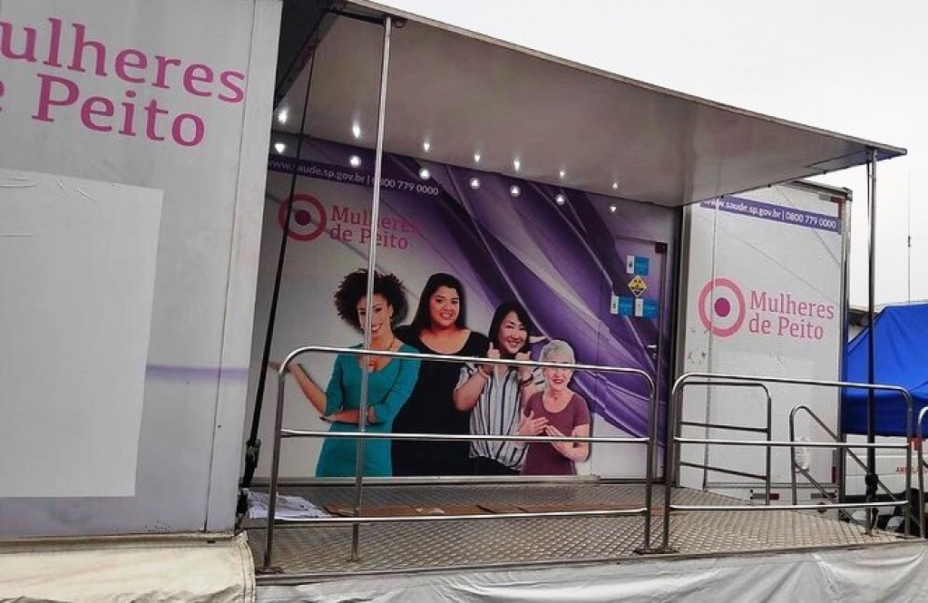 Carreta de mamografias inicia exames em MarÃlia com sala para abrigo da chuva Carreta de mamografias inicia exames em MarÃlia com sala para abrigo da chuva
