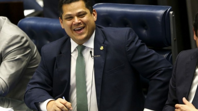 Reforma tributária é adiada por falta de quórum