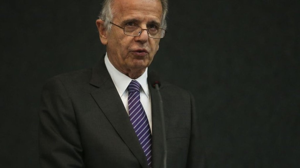 Futuro ministro da Defesa antecipa troca de comando do Exército Futuro ministro da Defesa antecipa troca de comando do Exército