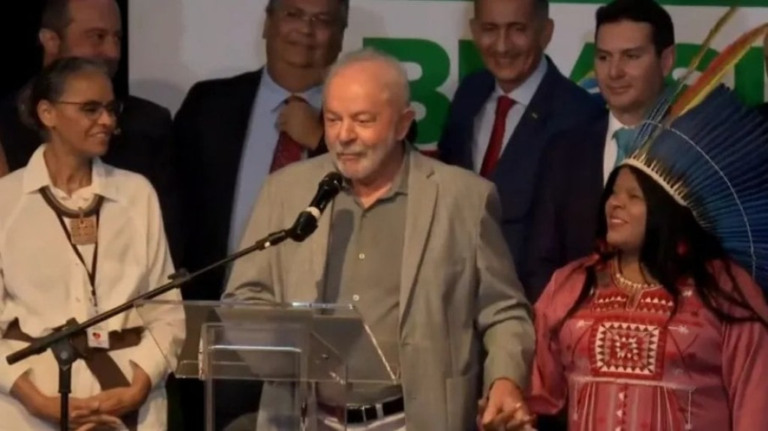 Lula manda recado a bolsonaristas: "Quem perdeu, fique quietinho"