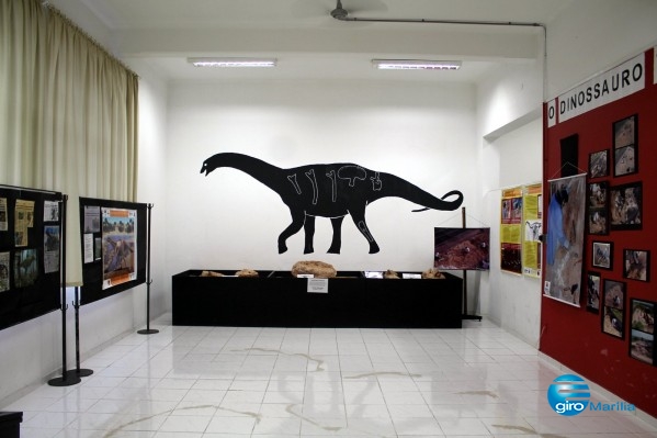 DINOSSAUROS - Mostra com peças da USP celebra 11 anos de Museu em Marília