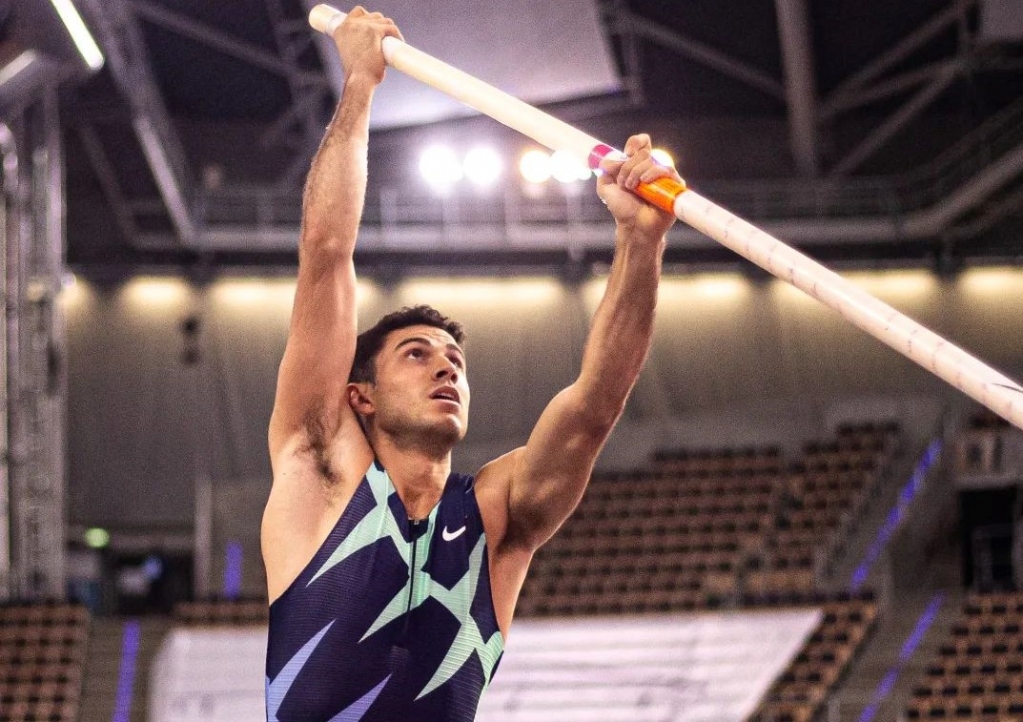 Thiago Braz leva medalha de prata em segunda prova do ano