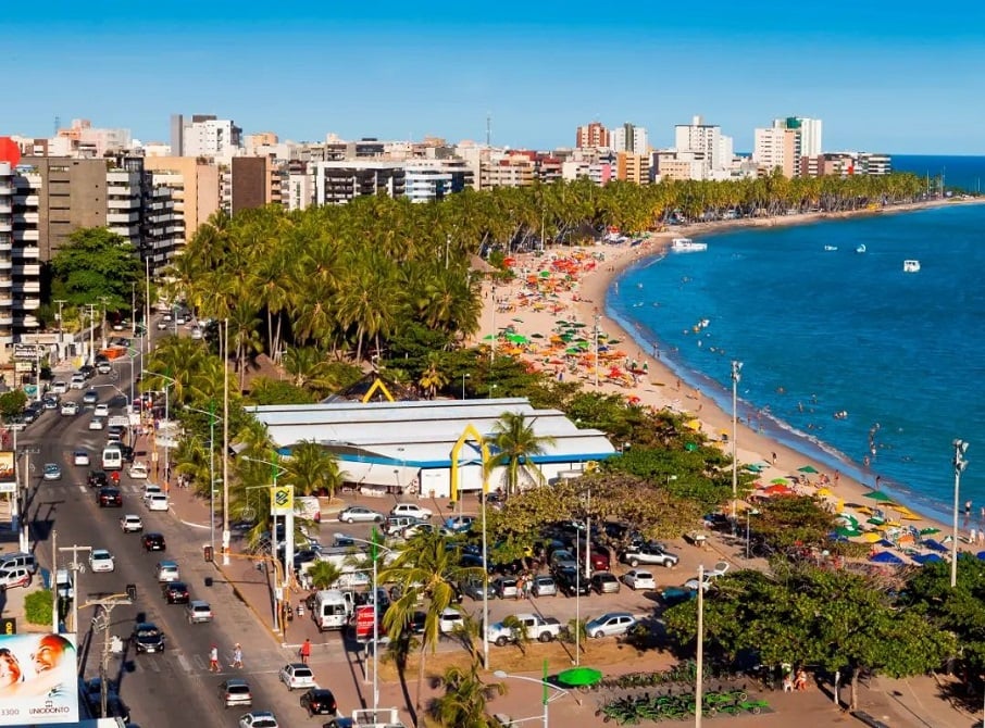 Vista do alta da Feirinha de Artesanato da Pajuçara, em Maceió, em Alagoas.. Foto: Reprodução/Instagram 18.02.2023