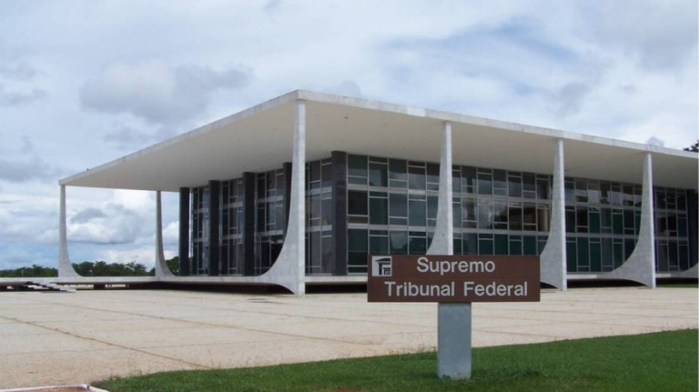 STF forma maioria para suspender piso salarial de enfermeiros