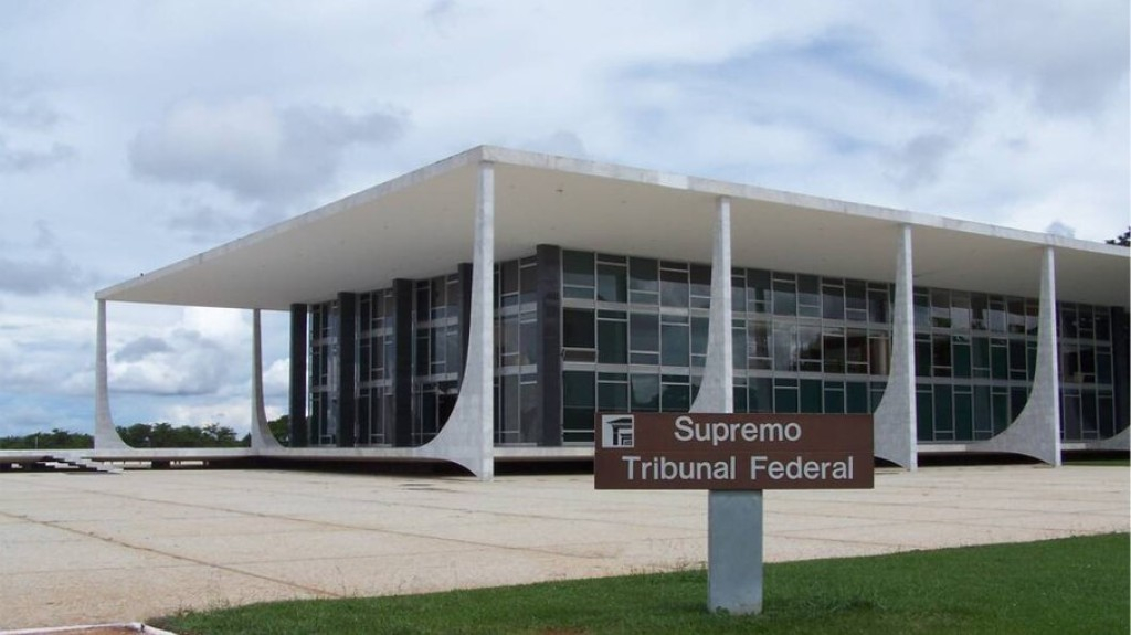 STF forma maioria para suspender piso salarial de enfermeiros