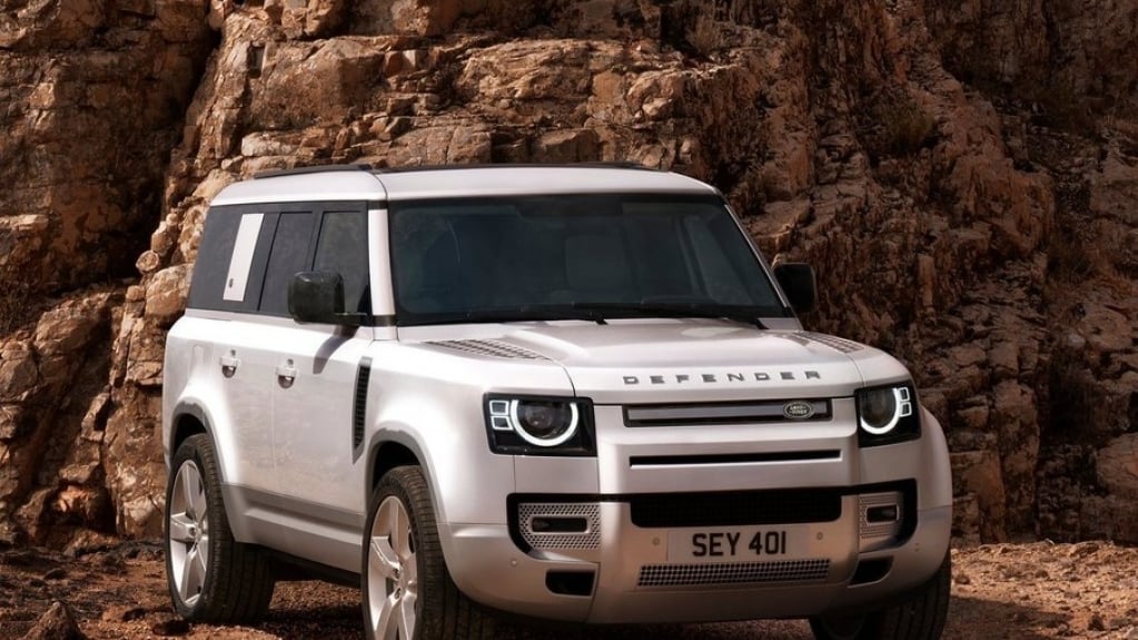 Land Rover revela linha Defender 130 2023 de oito lugares