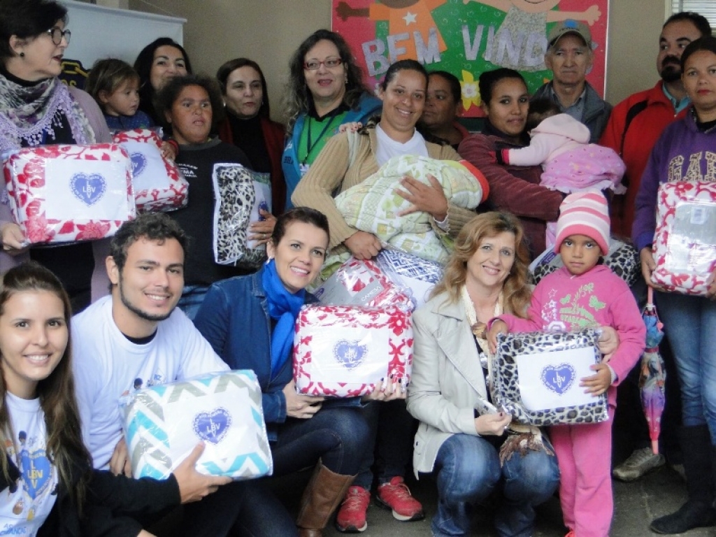 LBV e Fundo Social entregam 300 cobertores em Marília