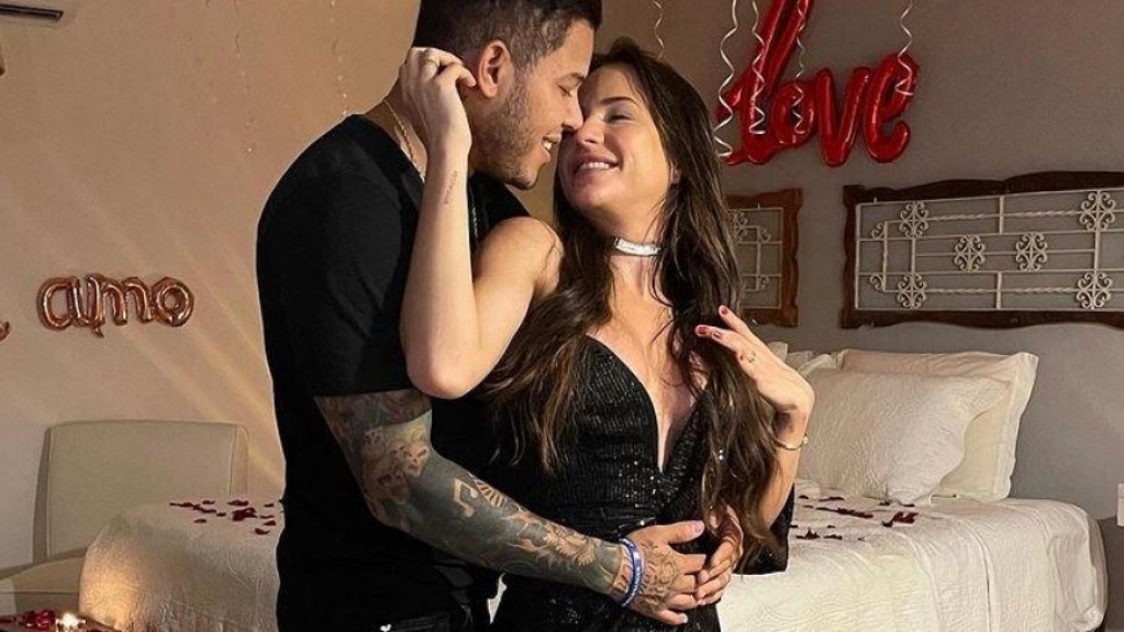 "Ele terminou", diz Gabi Martins sobre fim de namoro com Tierry "Ele terminou", diz Gabi Martins sobre fim de namoro com Tierry