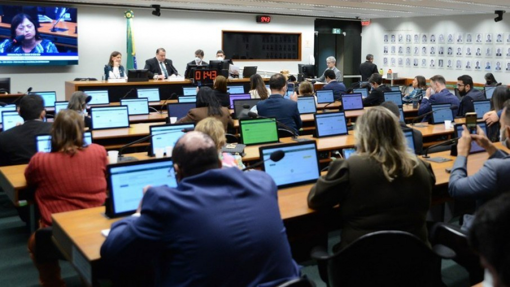 Comissão especial da Câmara aprova PEC do Piso da Enfermagem Comissão especial da Câmara aprova PEC do Piso da Enfermagem