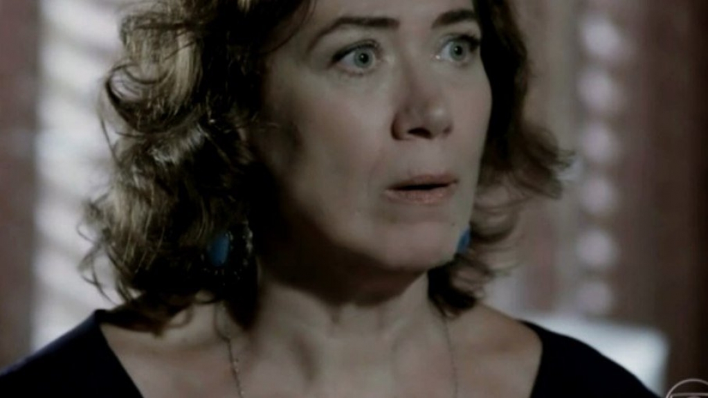 "Império": Maria Marta bate em Amanda e ataca José Alfredo "Império": Maria Marta bate em Amanda e ataca José Alfredo