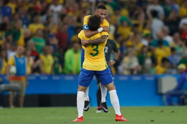 Neymar comemora gol na final olímpica