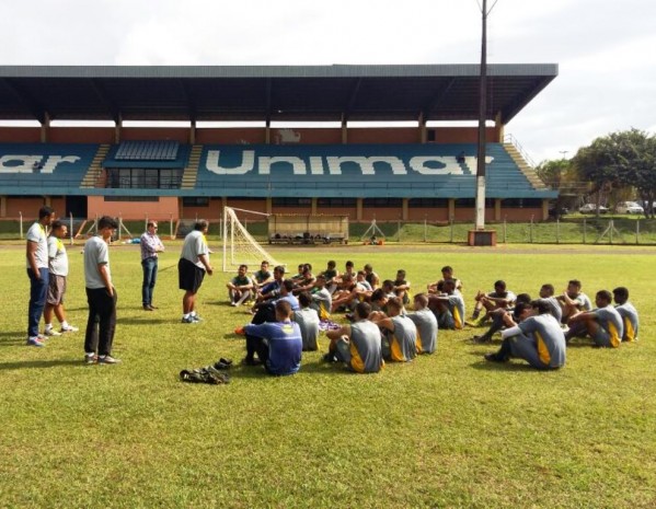 Atlético durante treino no campo da Unimar – Divulgação