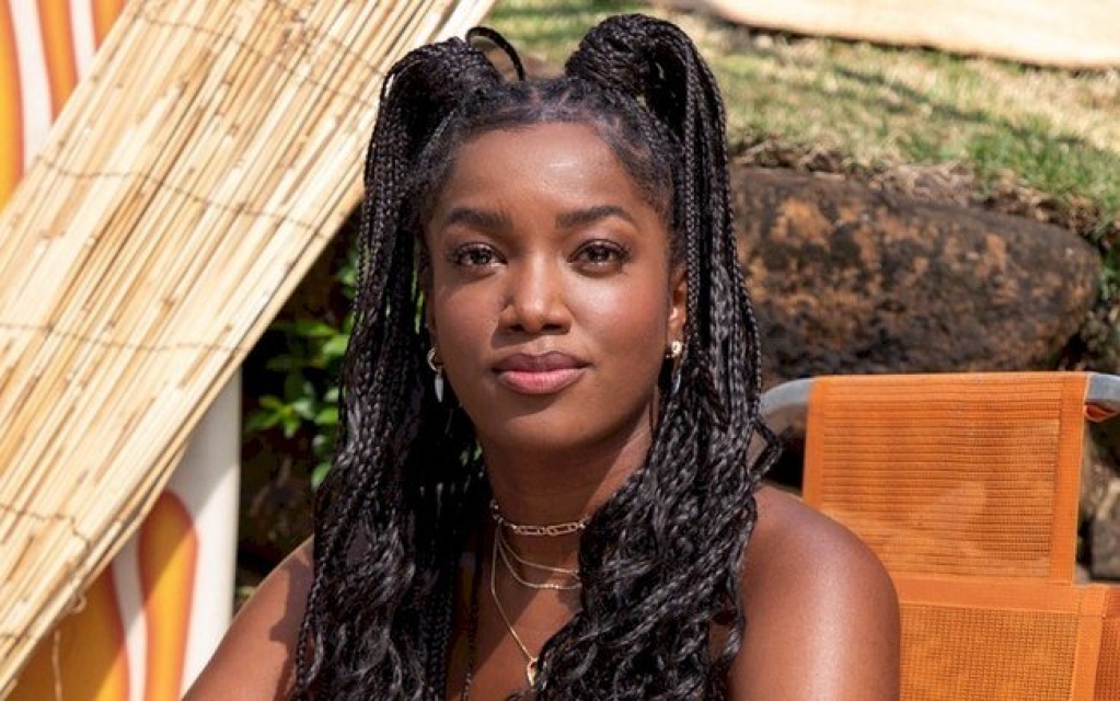 IZA: o canto da sereia