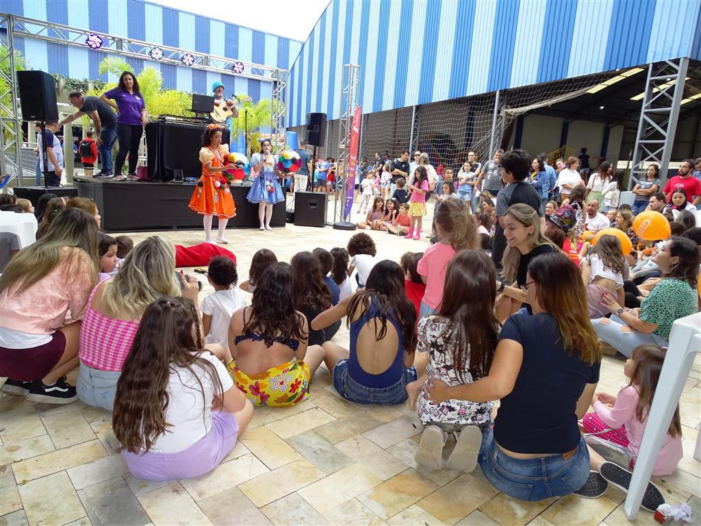 Festa para crianças tem atrações e Homem-Aranha de helicóptero no Yara Clube