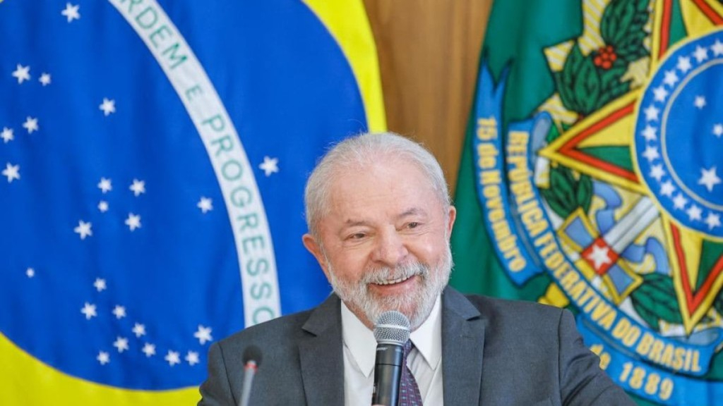 Ricardo Stuckert/PR – 08/04/2023 Presidente Luiz Inácio Lula da Silva assina MP do novo salário mínimo