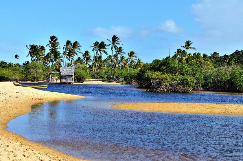 Praia de Santo André é tranquila, tem trechos vazios e a pesca é comum. Foto: Guia da Semana