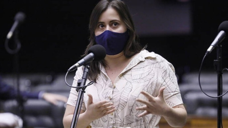 Psol não deve integrar governo Lula, diz Sâmia Bomfim