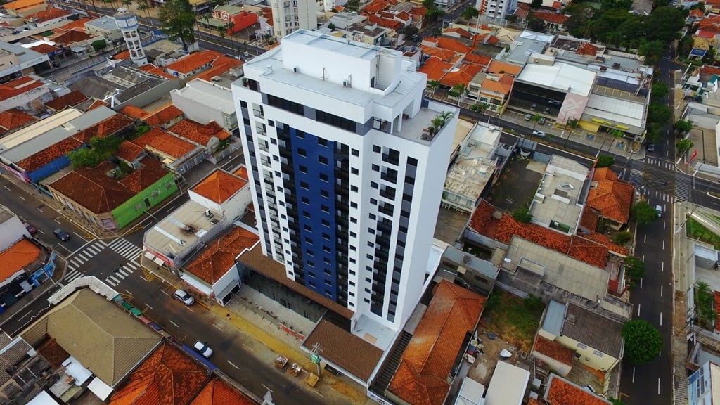 Vista aérea do Edifício Life, com área de lazer e terraço na cobertura