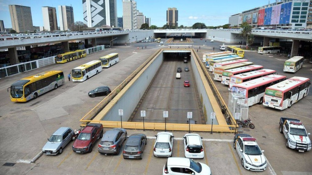 Transporte público deve ocorrer em nível normal no dia 2, diz Barroso