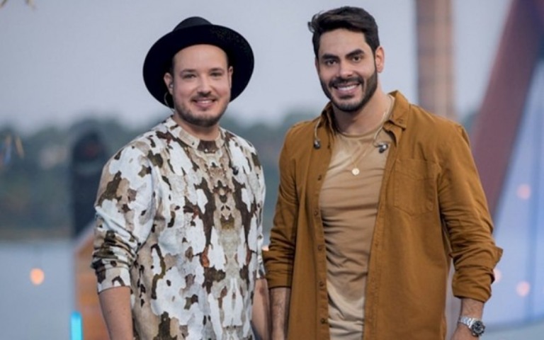 Israel & Rodolffo participam de propaganda para o Dias das Mães