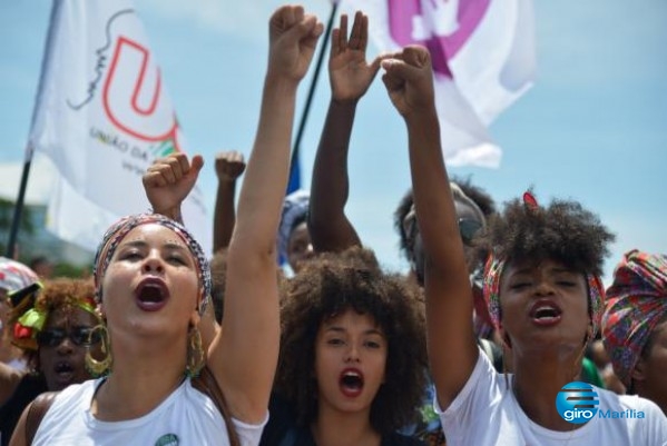 Mulheres durante marcha em 2015 – Marcello Casal Jr/Arquivo Agência Brasil