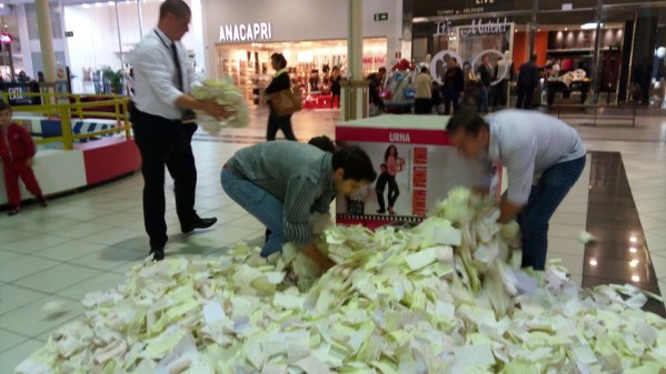 Marília Shopping sorteia carro; veja quem ganhou