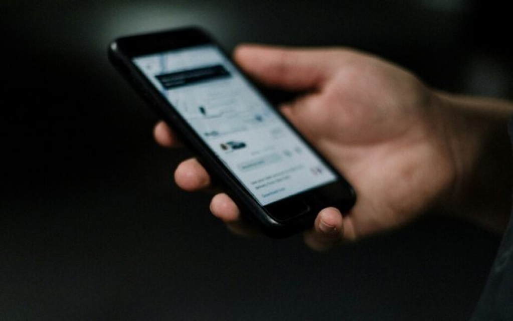 Uber Moto chega a 20 cidades e paga até R$ 1.000 para atrair pilotos