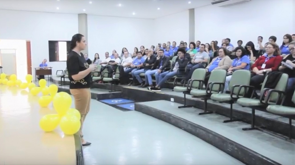 Colaboradores da Unimar participam de palestra sobre a Valorização da Vida