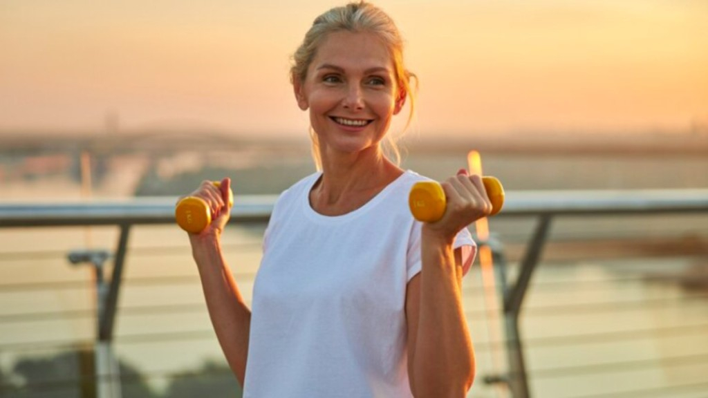 FreePik Personal trainer fala sobre importância do exercício físico na menopausa