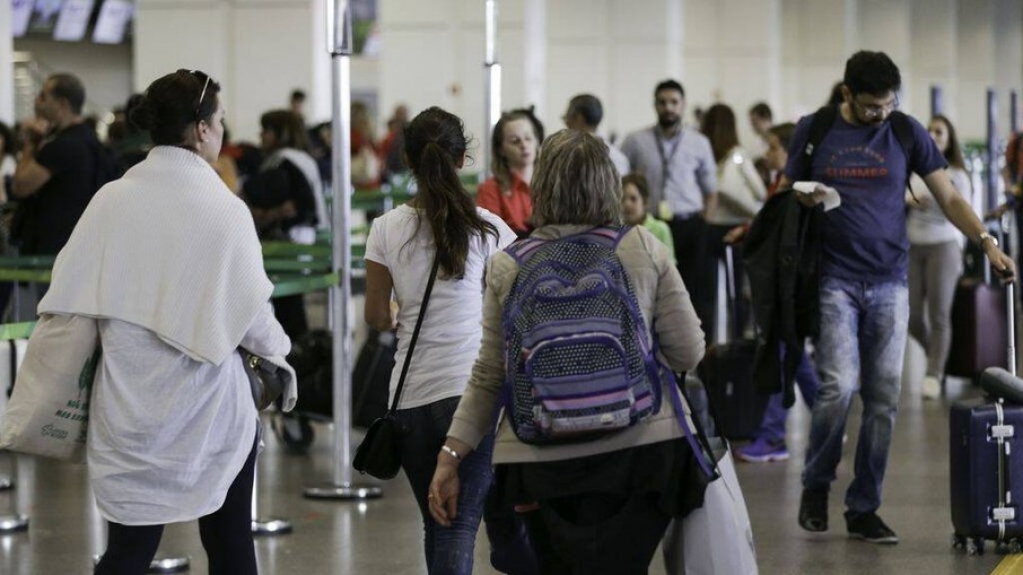 2,9 milhões tiveram voos atrasados ou cancelados até abril 2,9 milhões tiveram voos atrasados ou cancelados até abril
