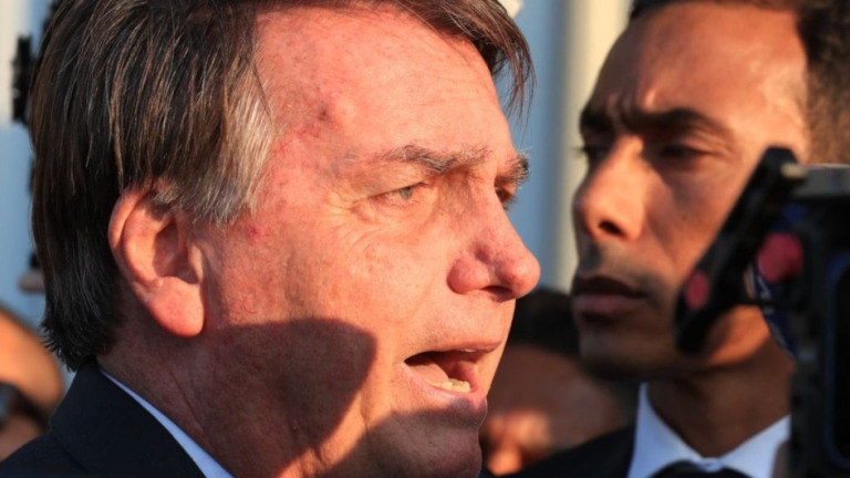 Lula Marques/ Agência Brasil – 18/05/2023 Ex-presidente Jair Bolsonaro na saída do Senado federal após visitar seu filho e senador Flávio Bolsonaro