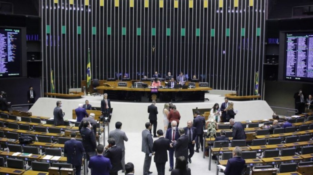 Câmara isenta imposto sobre operações de arrendamento de aeronaves