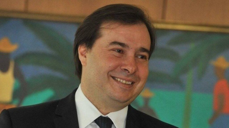 Rodrigo Maia declara voto em Lula no segundo turno