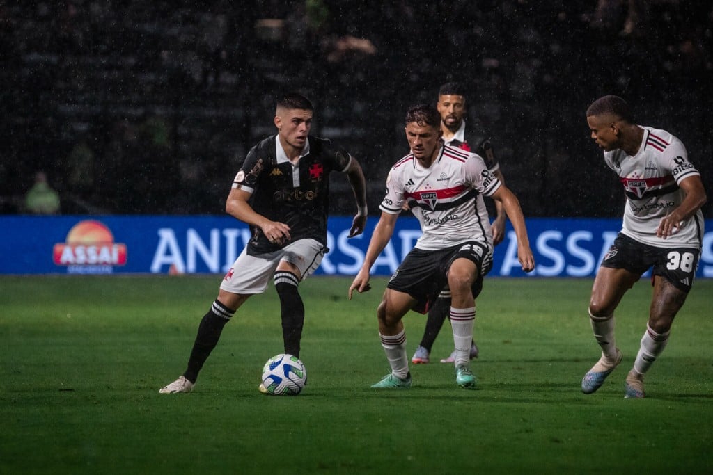 Vasco empata com o São Paulo em São Januário pelo Brasileirão