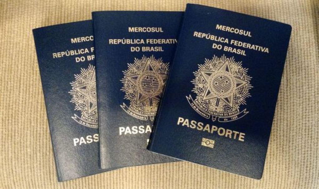 Emissão de passaportes recomeça nesta segunda; fila de espera é longa