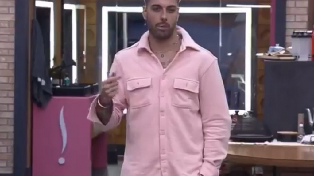 'A Fazenda 13': Gui Araujo abre o jogo sobre fim do namoro com Anitta 'A Fazenda 13': Gui Araujo abre o jogo sobre fim do namoro com Anitta