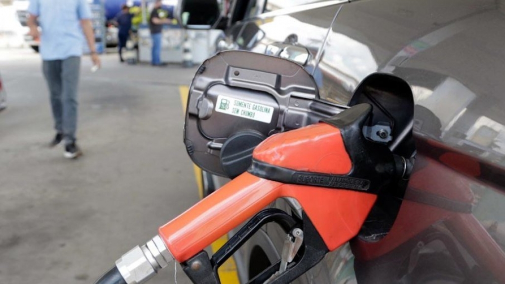 Preço da gasolina sobe nas bombas pela primeira vez desde dois meses Preço da gasolina sobe nas bombas pela primeira vez desde dois meses