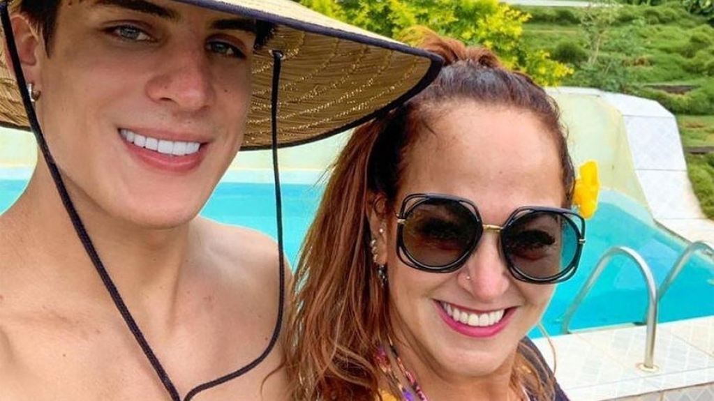 Tiago Ramos diz que é apenas amigo de Nadine e que Neymar foi gentil com ele Tiago Ramos diz que é apenas amigo de Nadine e que Neymar foi gentil com ele