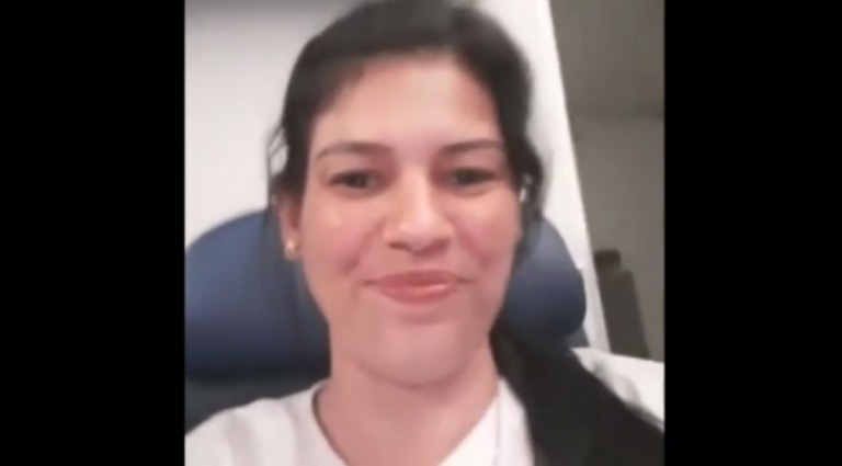 Valentina consegue apoio e vai aos EUA receber tratamento; veja vídeo da mãe no avião