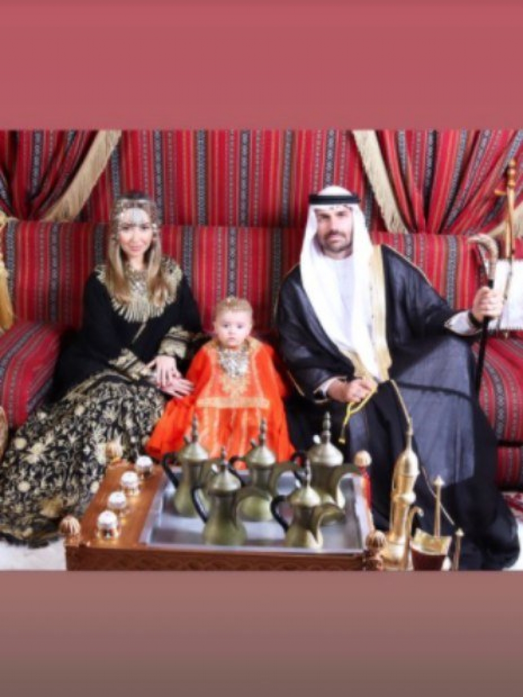 Foto de Eduardo Bolsonaro como sheik em Dubai custou R$ 955, diz jornal Foto de Eduardo Bolsonaro como sheik em Dubai custou R$ 955, diz jornal