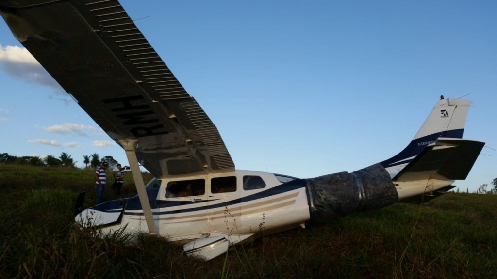 Avião de Sorocaba com R$ 4,6 milhões em malas faz pouso de emergência