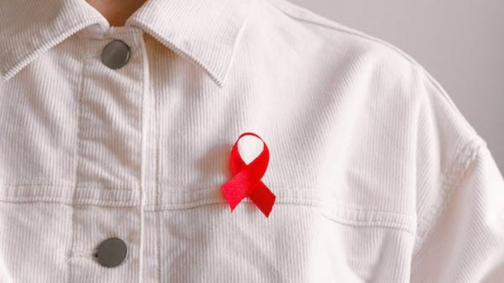 Dispensa de pessoa que vive com HIV gera indenização de R$ 50 mil Dispensa de pessoa que vive com HIV gera indenização de R$ 50 mil