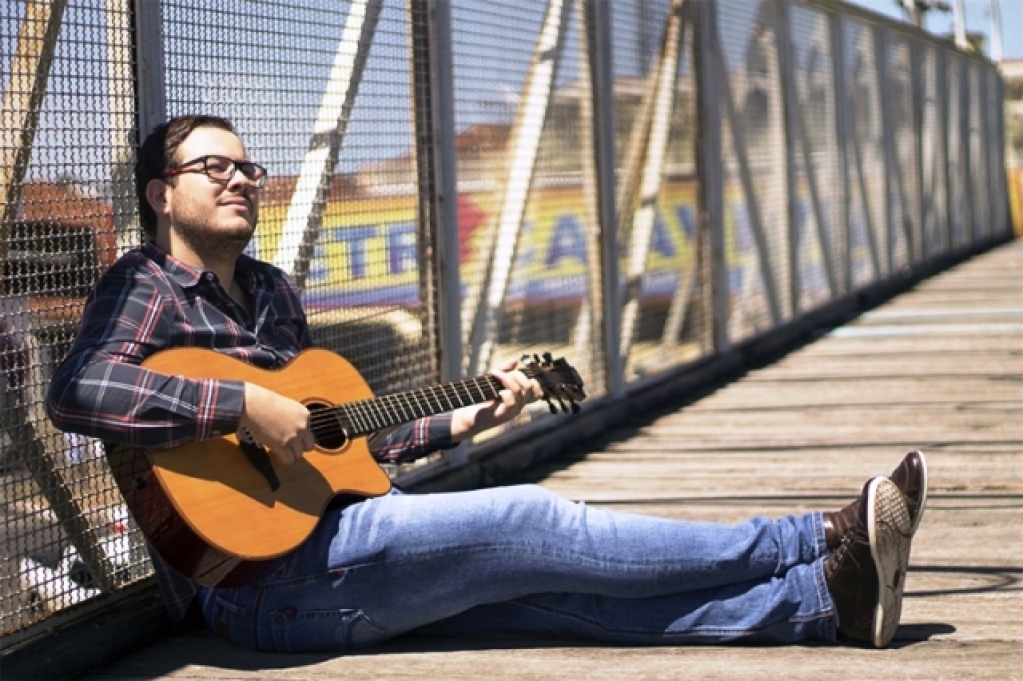 Cantor e compositor de Marília é finalista em festival de música católica