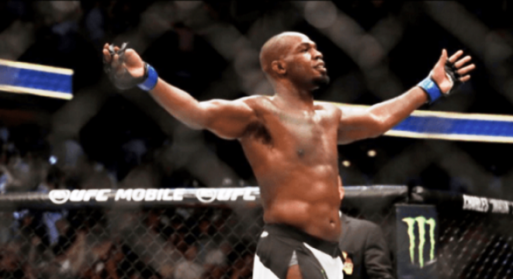 Jon Jones vence e recupera cinturão no UFC